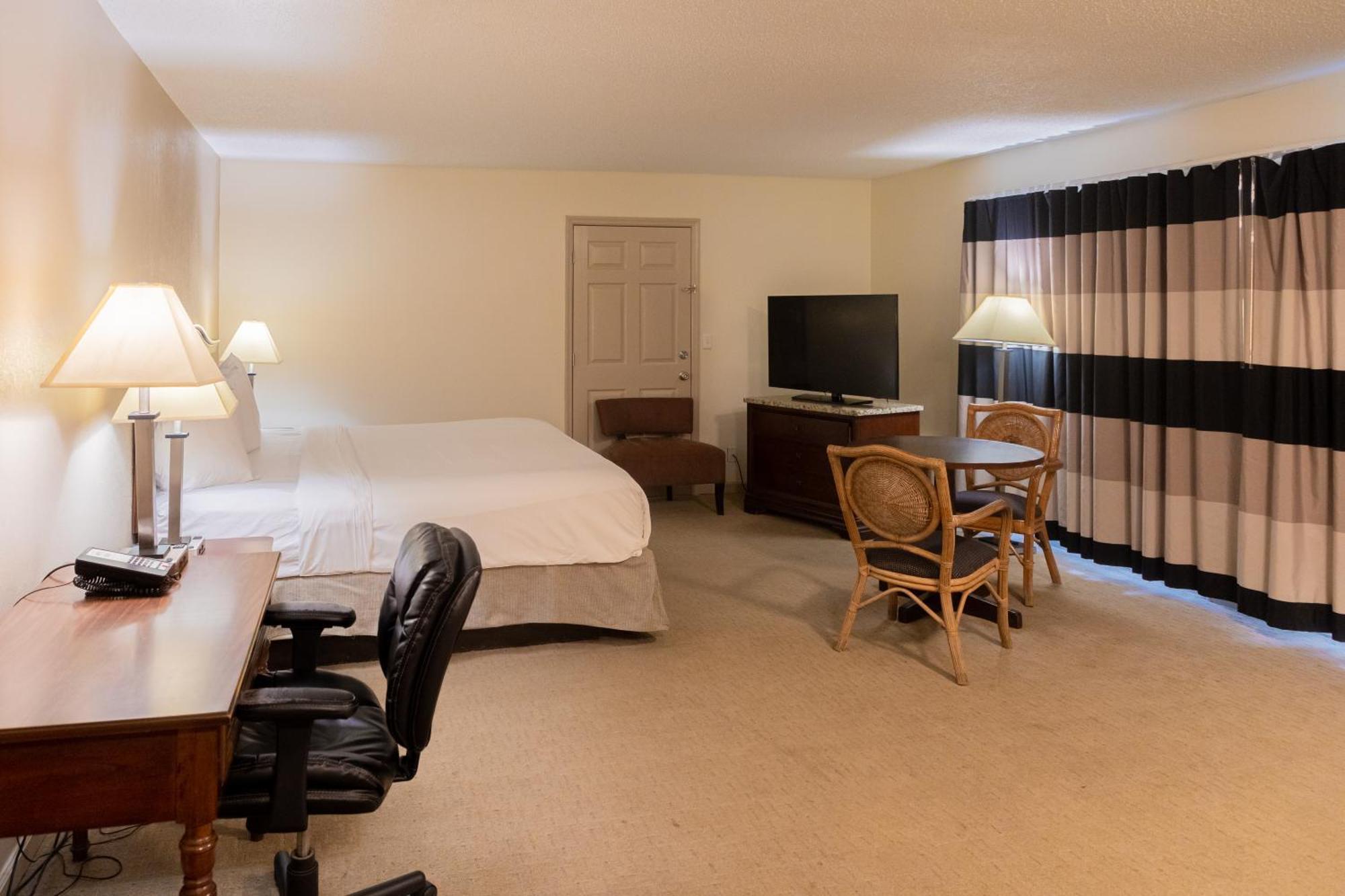 Cottonwood Suites Savannah Hotel & Conference Center Pooler Exterior foto