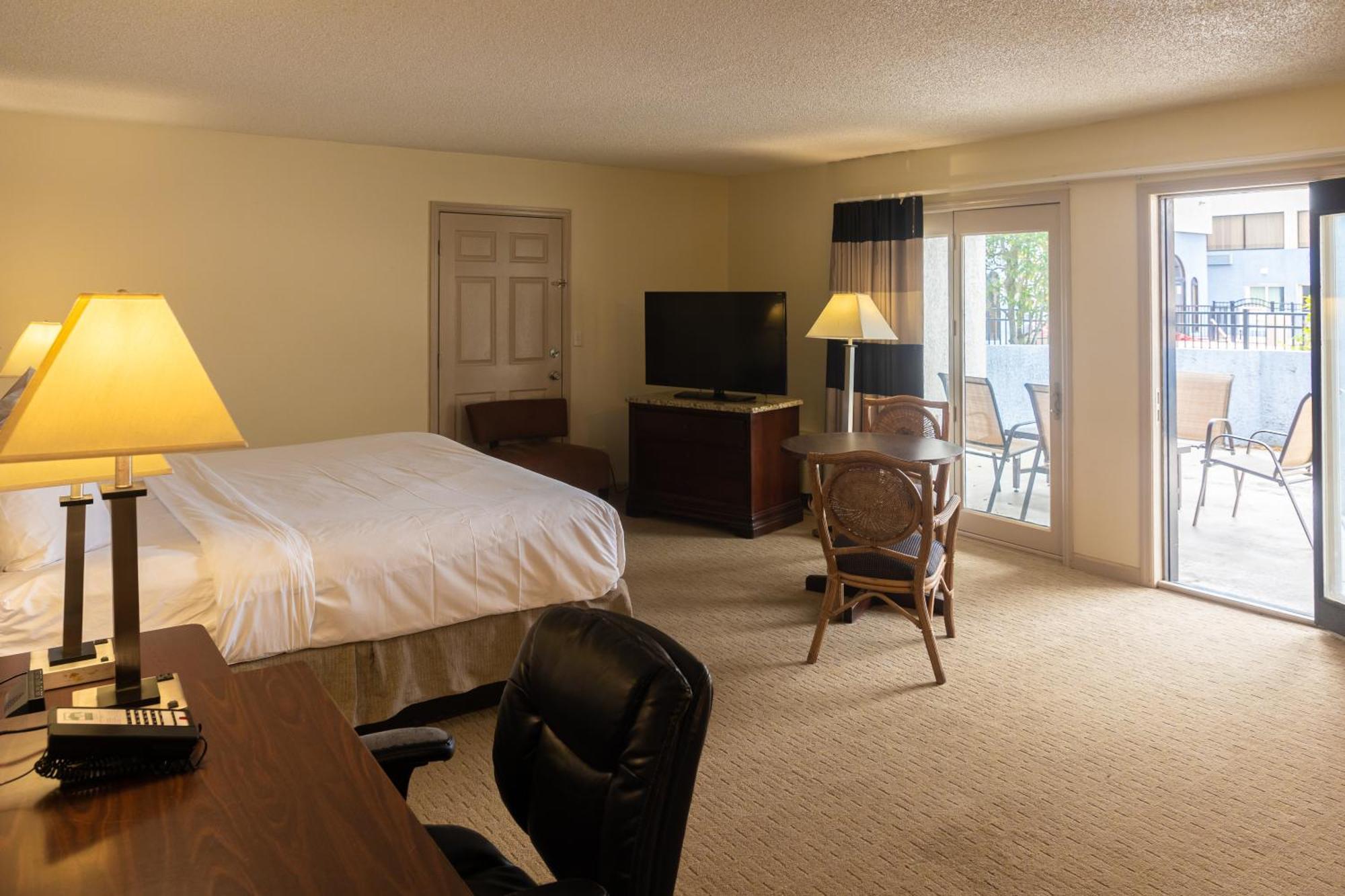 Cottonwood Suites Savannah Hotel & Conference Center Pooler Exterior foto